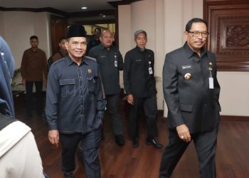 RAPAT PARIPURNA: Laporan Pengusul Raperda SPAM & Raperda Produk Hukum Daerah