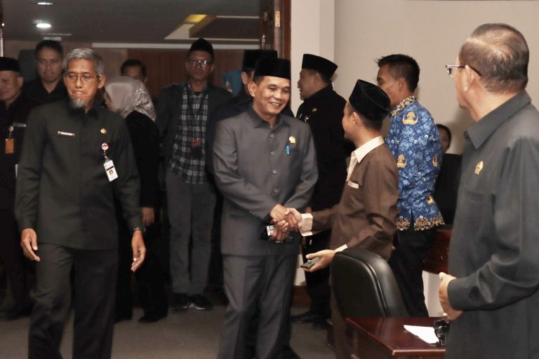 RAPAT PARIPURNA: Raperda Kedaulatan Pangan