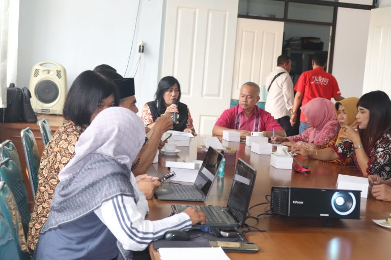 Stok Beras di Jateng Aman, Sejumlah Daerah Mulai Panen Raya
