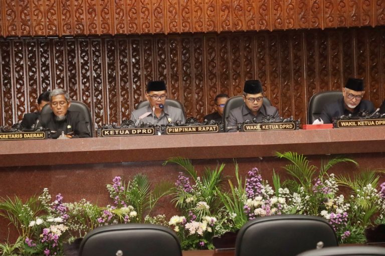 RAPAT PARIPURNA: Raperda Rencana & Pengelolaan Lingkungan Hidup Jateng 2022-2052