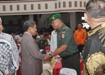 Ferry Wawan Hadiri Pisah Sambut Pangdam IV Diponegoro