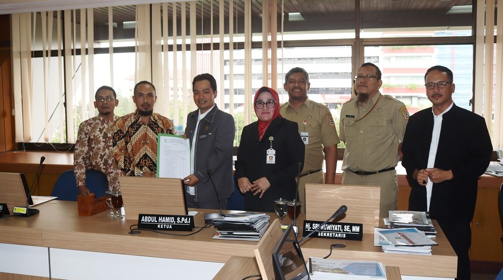 Komisi E Kawal Penuntasan Penempatan Guru P1