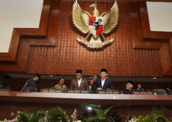 RAPAT PARIPURNA: Persetujuan Perubahan Propemperda 2024