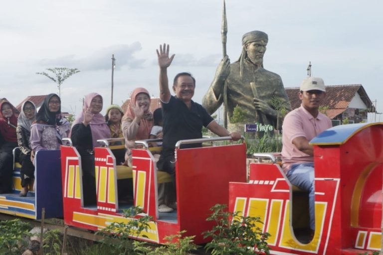 DIALOG PROAKTIF : Abu Nafi, Pemberdayaan Desa Bisa Turunkan Kemiskinan di Blora