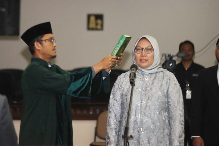 RAPAT PARIPURNA: Pengucapan Sumpah PAW Anggota DPRD dari Fraksi PKB