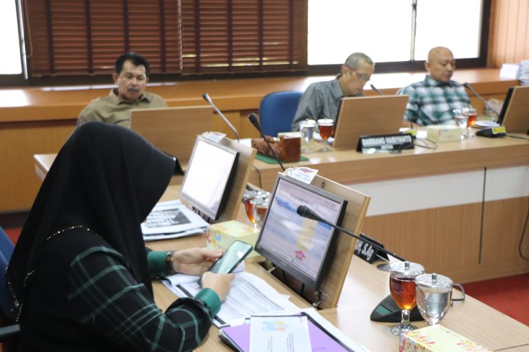 RAPAT KERJA: Estafet Bahas Realisasi & Pendapatan OPD