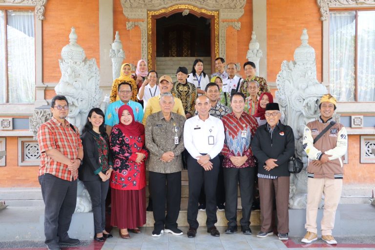 Jadikan Perpus Sarana Rekreasi, Komisi A Studi Tiru di Bali dan Badung