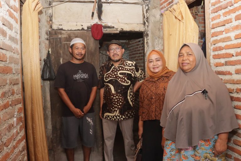 Penerima Program RTLH di Dukuhturi Turut Disokong Warga Sekitar