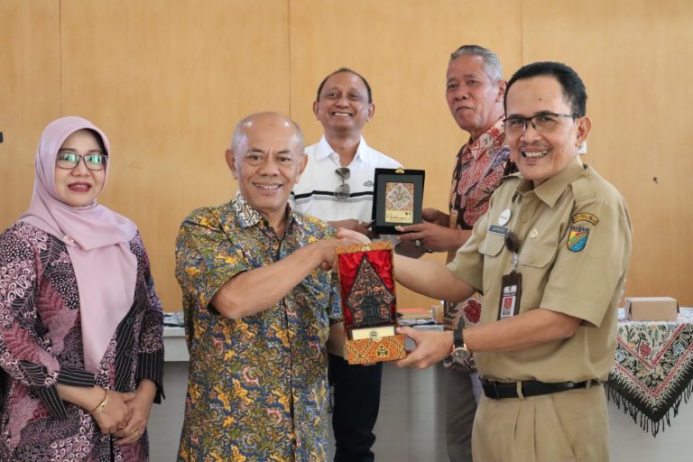 Perkaya Data Raperda UMKM, Bapemperda Bahas Usaha Rakyat di Pekalongan