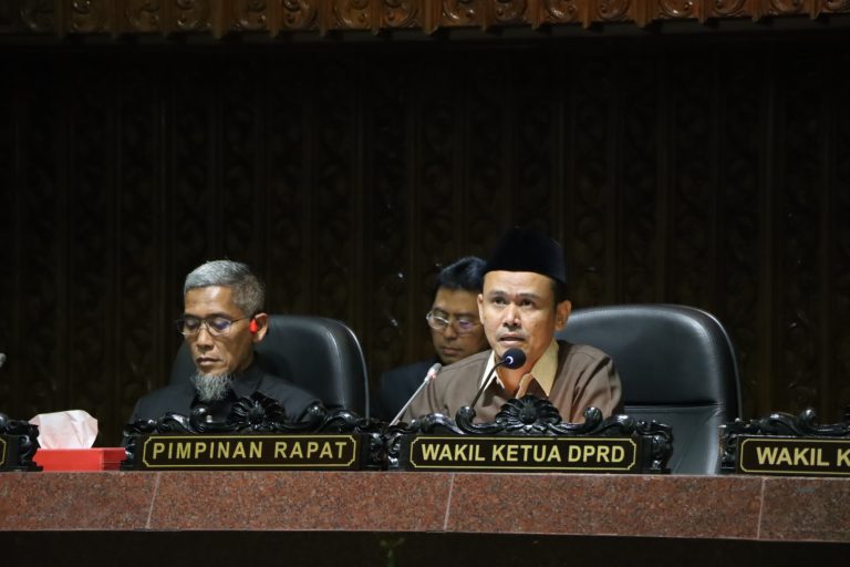 RAPAT PARIPURNA: Raperda Perubahan APBD Tahun Anggaran 2024