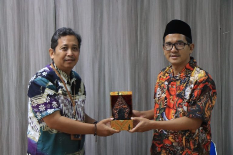 Rutin Gelar Bedah Buku, Cara Mudah Perpustakaan DIY Gaet Pengunjung