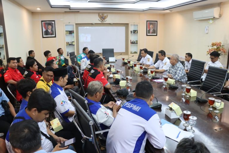 Kepada DPRD, Buruh Minta Upah Disetarakan KHL