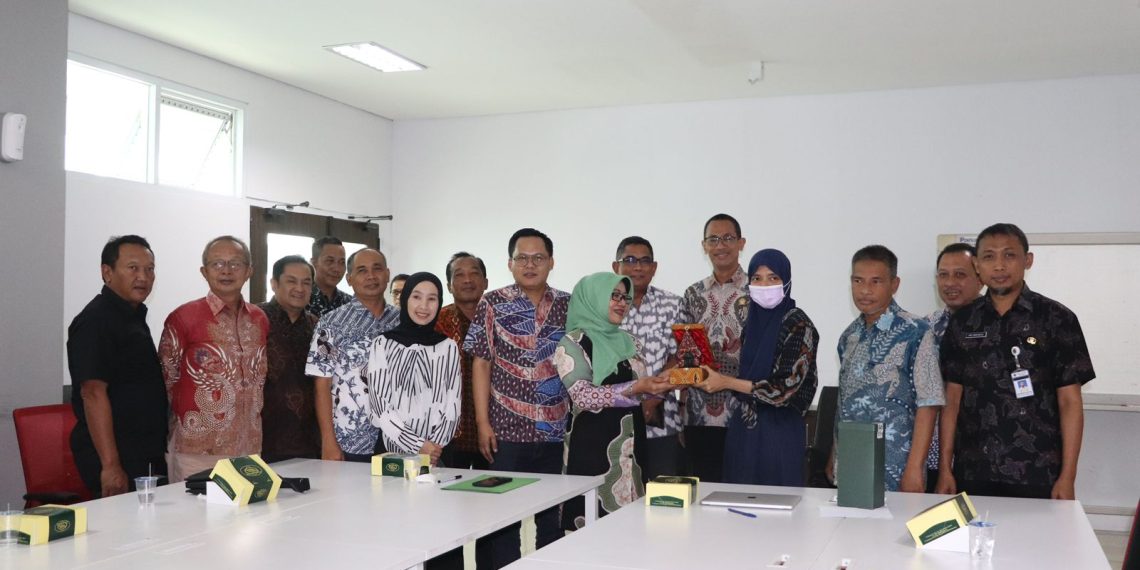 Tangani Persoalan Sampah, Komisi D Cari Informasi ke Jabar