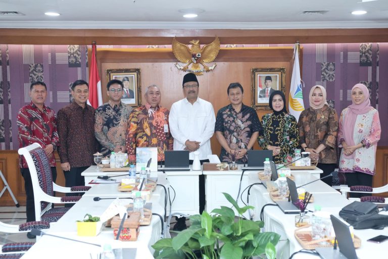 Mensos Gus Ipul Terima Komisi E, Janji Prioritaskan Penanganan Kemiskinan di Jateng