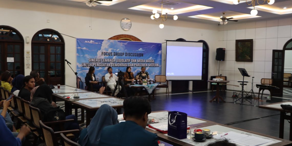 FGD Wartawan: Perlunya Sinergi Legislatif & Media Massa untuk Parlemen Modern
