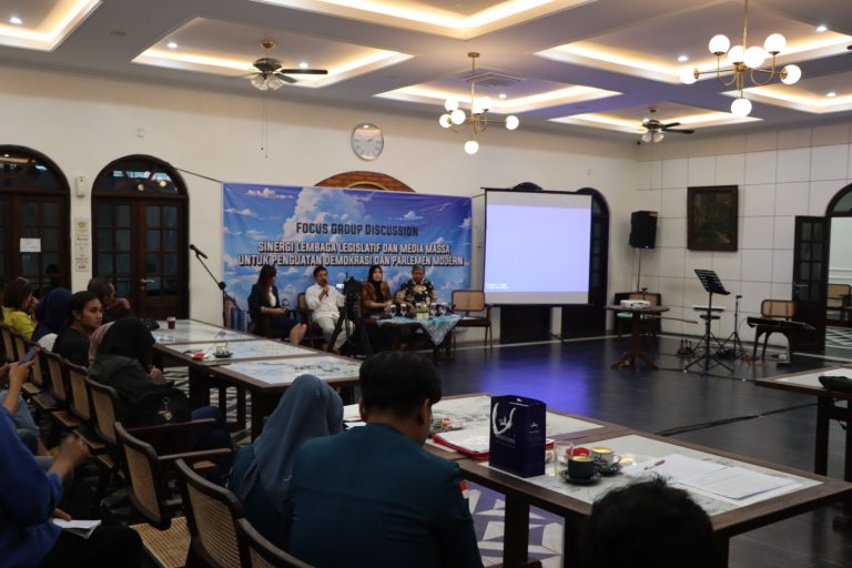 FGD Wartawan: Perlunya Sinergi Legislatif & Media Massa untuk Parlemen Modern