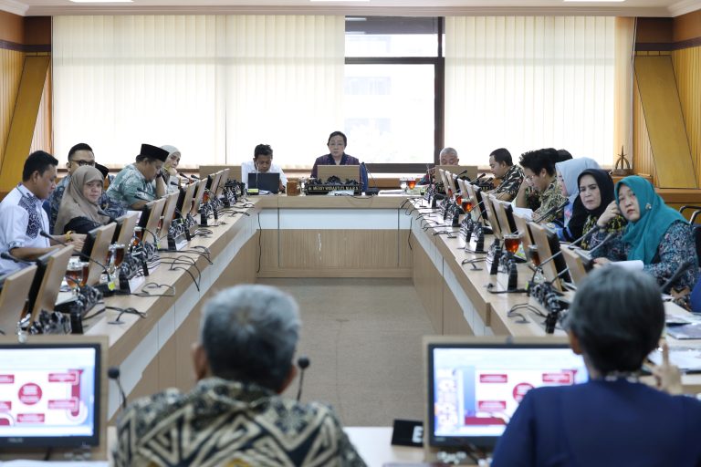 RAPAT KERJA KOMISI E: Evaluasi Kinerja OPD 2024 & Bahas Rencana 2025