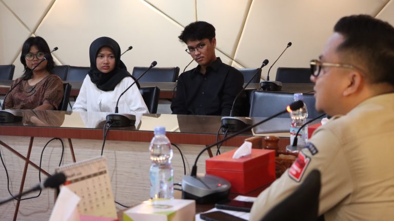Legislator SMA 3 Semarang Pelajari Legislatif di Gedung Berlian