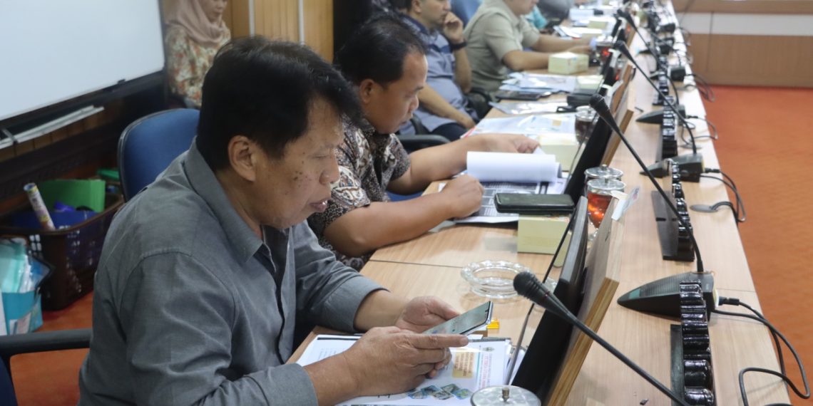 RAPAT KERJA KOMISI C: Evaluasi Kinerja OPD & BUMD 2024 & Target 2025