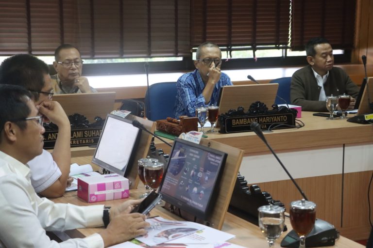 RAPAT KERJA KOMISI C: Bahas Kinerja & Rencana Kerja Dinkes & RSUD Milik Pemprov Jateng