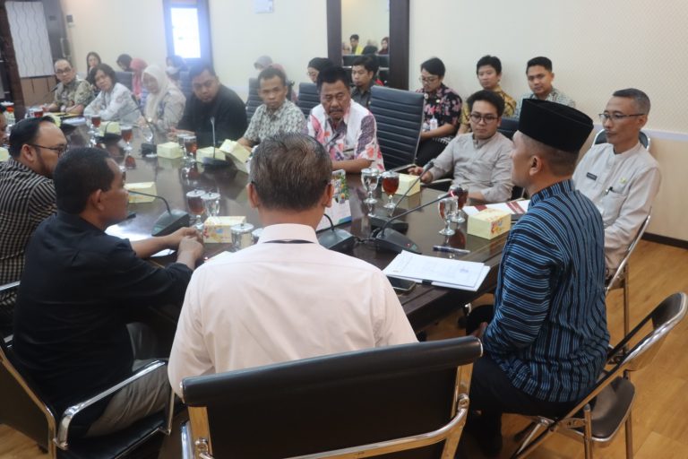 DPRD Kota Semarang Cari Informasi Pengadaan Pramu Administrasi ke Gedung Berlian