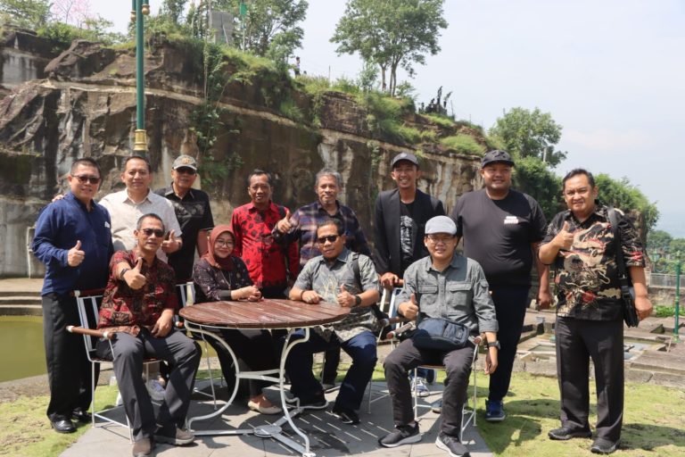 Meski Bekas Tambang, Pengelolaan Tebing Breksi Mampu Jadi Magnet Wisata
