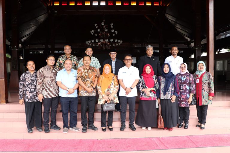 Demak Masih Tertinggal, Kudus Mampu Keluar Zona Merah Kemiskinan