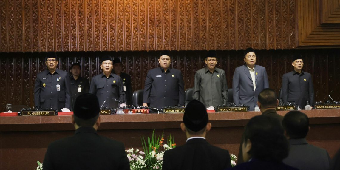 RAPAT PARIPURNA: Pengumuman Hasil Penetapan Paslon Gubernur & Wagub Terpilih 2025-2030