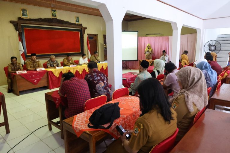 Susun Raperda Kemiskinan, Komisi E Sambangi Desa Kepuhsari Wonogiri