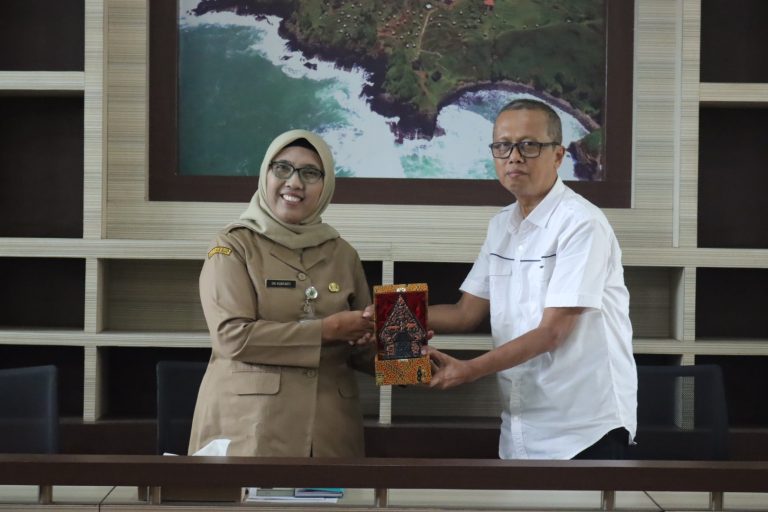 Komisi C Akan Dorong BUMD Turut Tangani Kemiskinan di Kebumen