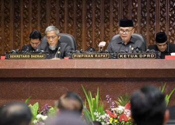 RAPAT PARIPURNA: Raperda RPJMD Jateng 2025-2029