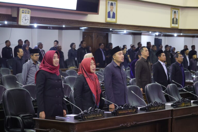 RAPAT PARIPURNA: Persetujuan Raperda RPJMD & Raperda SOTK