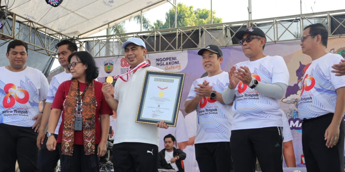 Mlaku Bareng dan Festival 15 Ribu Mangkuk Soto Meriahkan HUT Ke 80 RI & Jateng