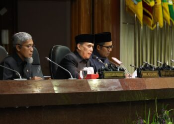 RAPAT PARIPURNA: Persetujuan Hasil Evaluasi Kemendagri atas Perubahan APBD 2025