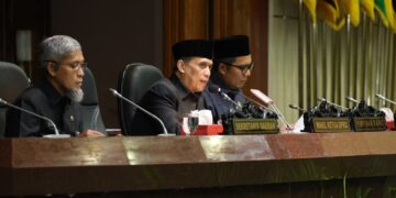 RAPAT PARIPURNA: Persetujuan Hasil Evaluasi Kemendagri atas Perubahan APBD 2025