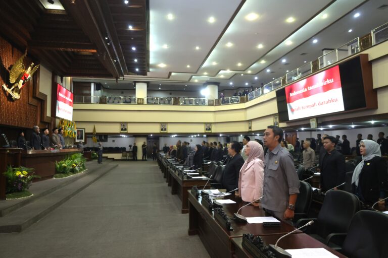 RAPAT PARIPURNA: Persetujuan Renja DPRD Jateng 2026