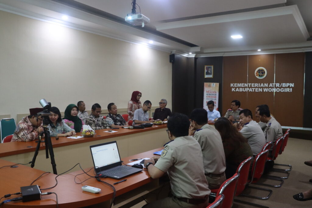 WONOGIRI – Keberadaan sumber agraria sangat berarti untuk bangsa Indonesia. Hal ini diwujudkan dengan dikeluarkannya Peraturan Presiden Republik Indonesia Nomor 62 tahun 2023 tentang Percepatan Pelaksanaan Reforma Agraria