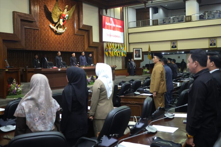 RAPAT PARIPURNA: Penetapan Persetujuan Pokir DPRD Jateng 2026