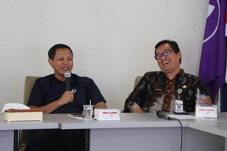 Komisi A Acungkan Jempol, Slawi FM Miliki Segudang Prestasi