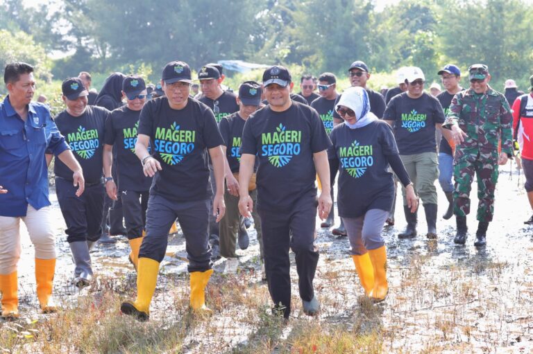 MAGERI SEGORO: Pentingnya Menjaga Garis Pantai di Pantura & Pansela Jateng