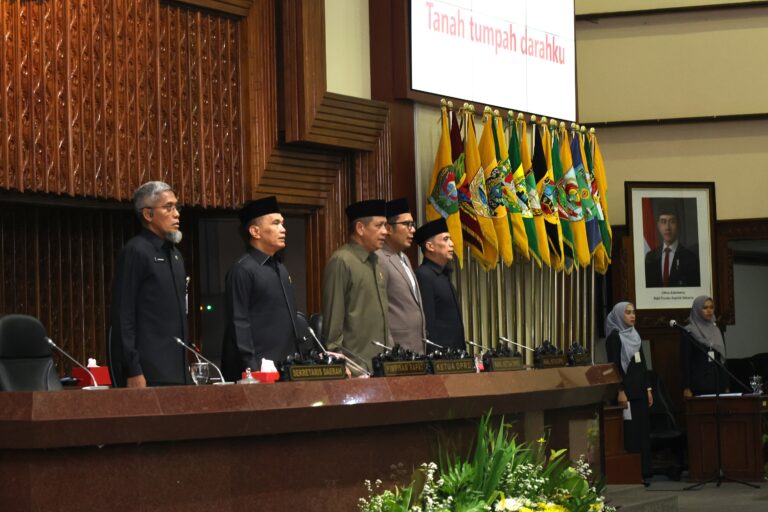 RAPAT PARIPURNA: Tanggapan Gubernur atas Pemandangan Umum Fraksi terhadap Raperda APBD 2026