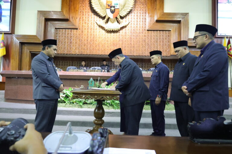 RAPAT PARIPURNA: Persetujuan RAPBD 2026, Fokus Kesejahteraan-Infrastruktur-Ketahanan Pangan