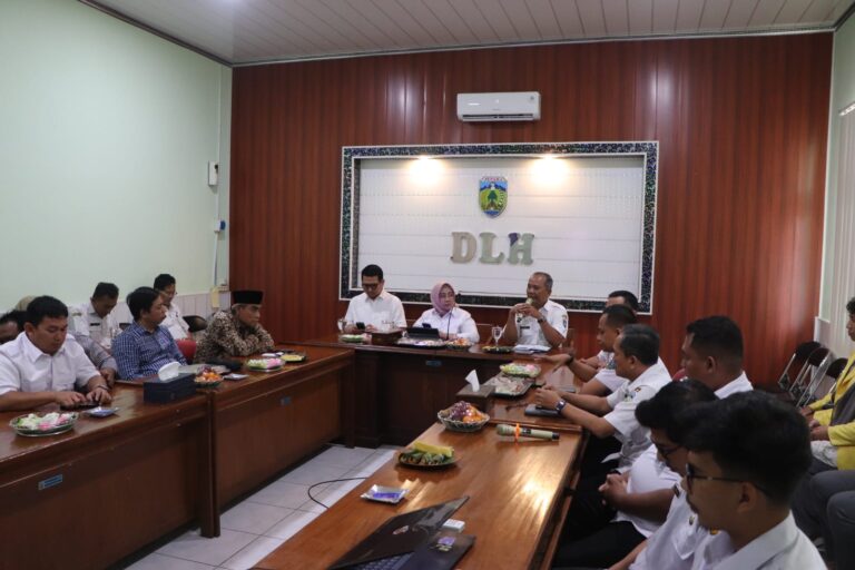 Pengelolaan Hutan Butuh Substansi daripada Seremoni