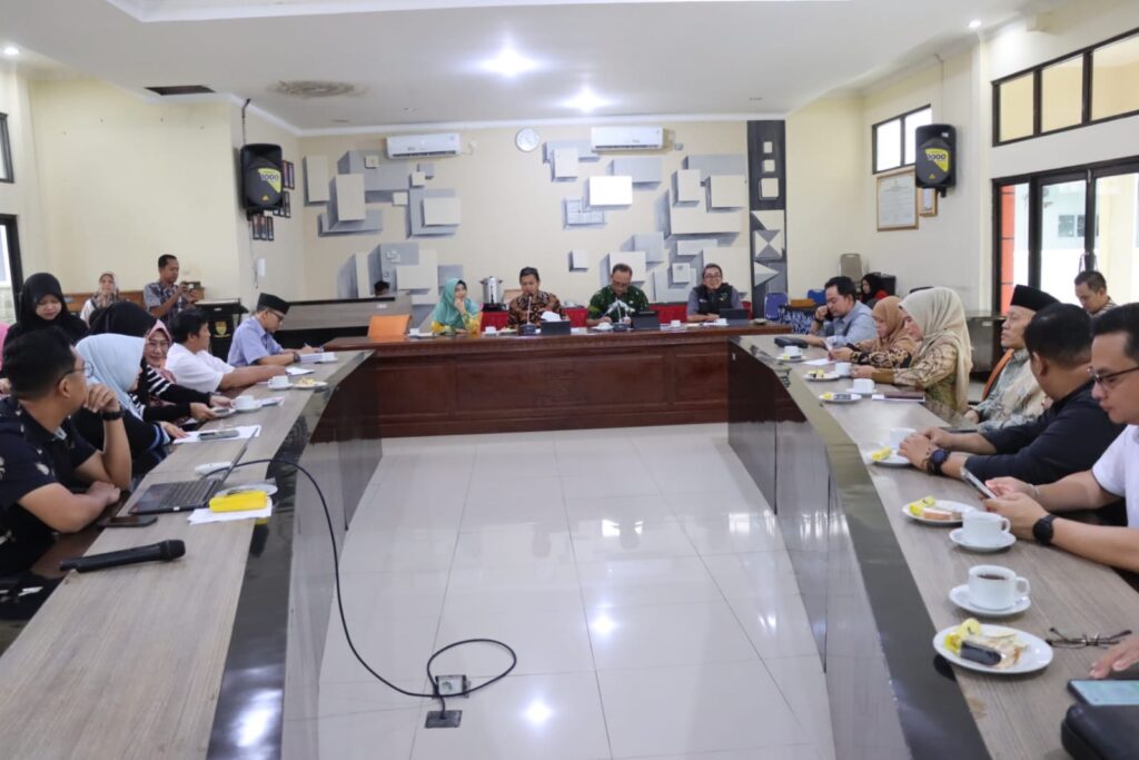 CIREBON – Masalah Pemerlu Pelayanan Kesejahteraan Sosial (PPKS) di wilayah perbatasan Jateng dan Jabar menjadi sorotan. Untuk itu, Komisi E DPRD Provinsi Jateng menyambangi Kantor Dinsos Kota Cirebon, Jumat (30/1/2026).