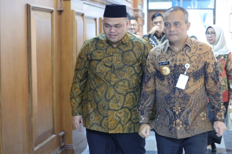 Perguruan Tinggi Berperan dalam Peningkatan SDM & Riset Daerah