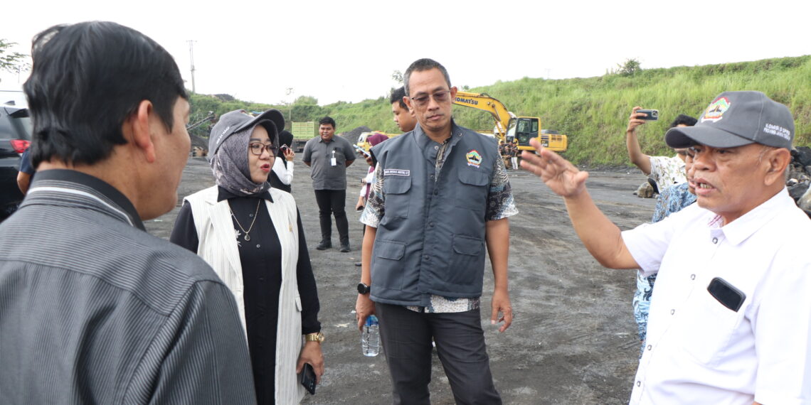 Waspadai Bencana, Dewan Tinjau Penambangan di Kaki Gunung Slamet