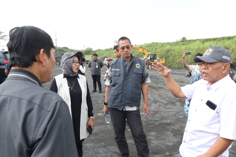 Waspadai Bencana, Dewan Tinjau Penambangan di Kaki Gunung Slamet