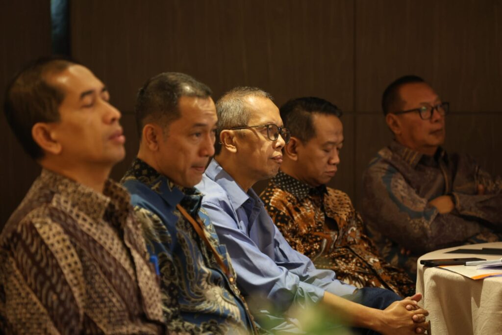 YOGYAKARTA – Pemerintah Provinsi Jawa Tengah serius memperkuat fondasi ekonomi syariah sebagai salah satu pilar utama dalam rencana kerja pembangunan daerah. Mengacu pada arah kebijakan RKPD 2027, Komisi C DPRD Provinsi Jateng menyambangi Kantor Bank Jateng Cabang Syariah di Yogyakarta, Kamis (12/3/2026).