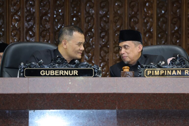 RAPAT PARIPURNA: Persetujuan Rekomendasi LKPj & Raperda-raperda