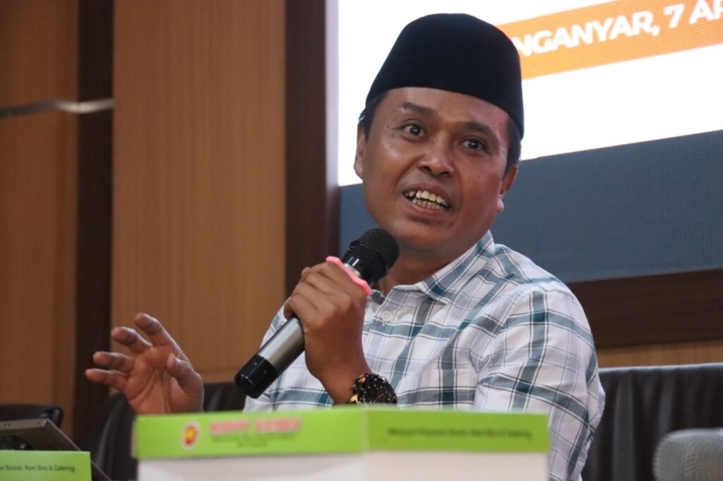 KARANGANYAR – Komisi A DPRD Provinsi Jateng terus menunjukkan komitmennya memperkuat kualitas pelayanan publik kepada masyarakat. Salah satu langkah yang dilakukan adalah menghimpun data dan informasi sebagai bahan percepatan penyusunan Raperda tentang Pelayanan Publik.